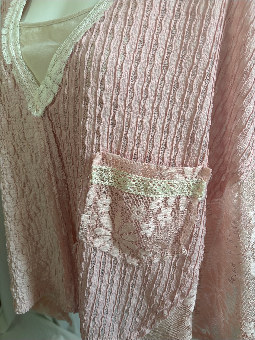 POL Pink Floral Lace V-Neck Chemise Top with Cream Trim - Picture 7 of 9
